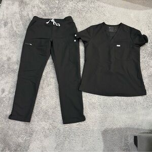 S/P FIGS Black Scrub Set